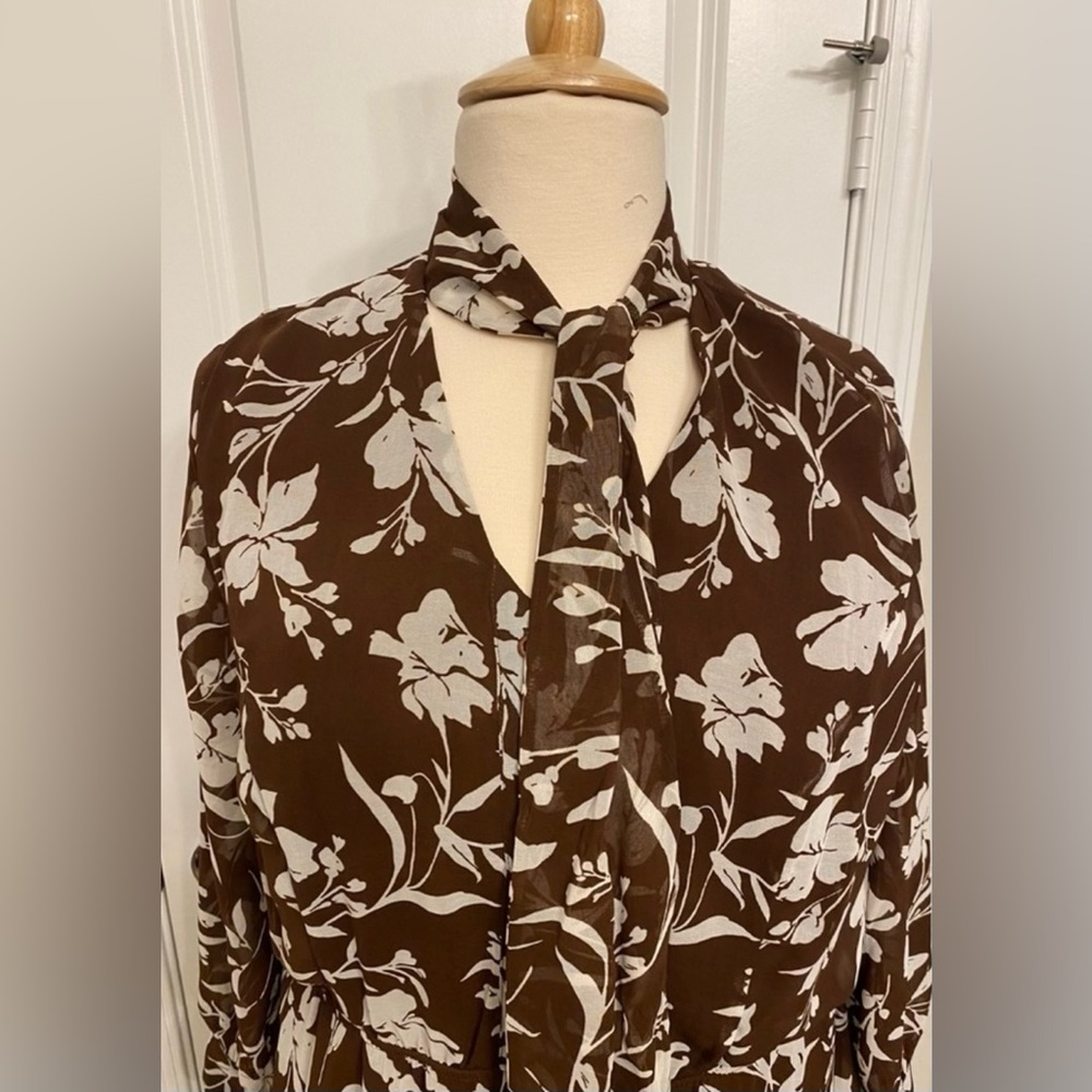 Plus Dress 🤎🤍 - Picture 4 of 7